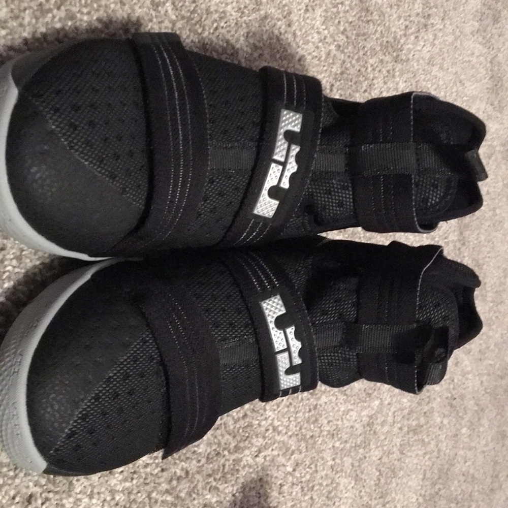 LeBron soldiers